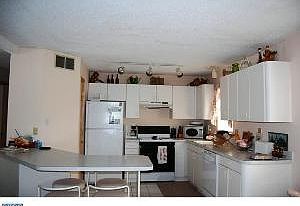 4th image of 536 Bay Ave #536