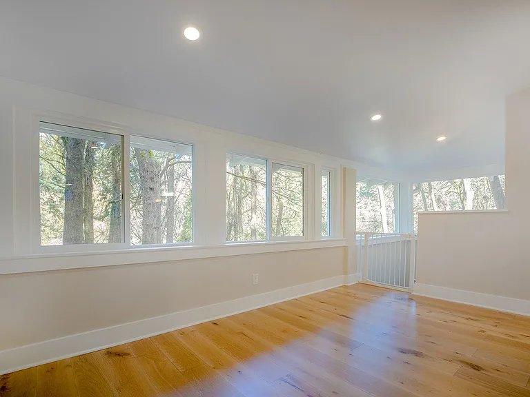 2909 SW Upper Dr — Photo 4