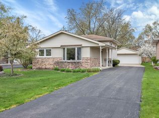 5860 Virginia Ave, Clarendon Hills, IL 60514