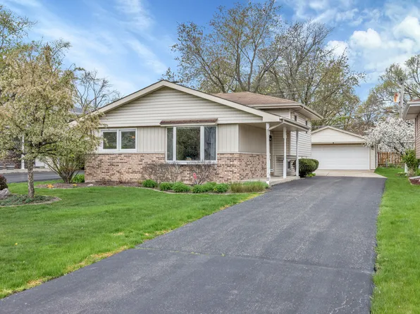 5860 Virginia Ave, Clarendon Hills, IL 60514