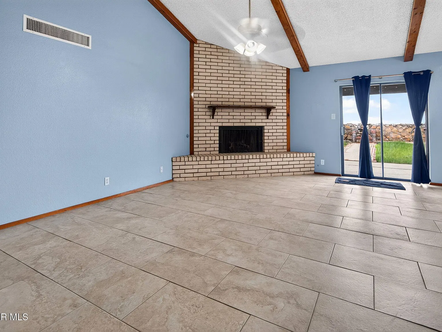 3 bed, 2.0 bath, 1350 sqft, $1,550 — Photo 4