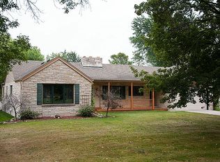 782 S Main St, Saukville, WI