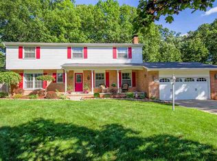 2121 Cascade Dr, Jackson, MI 49203