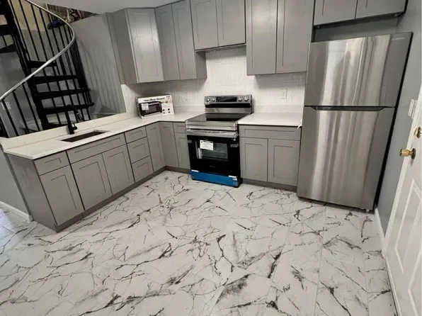 80 Randolph Avenue image 1 of 6