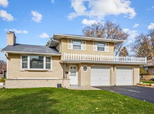 2500 Pearsall Pkwy, Waukegan, IL 60085