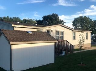 3256 Roger Ave, Park City, IL 60085