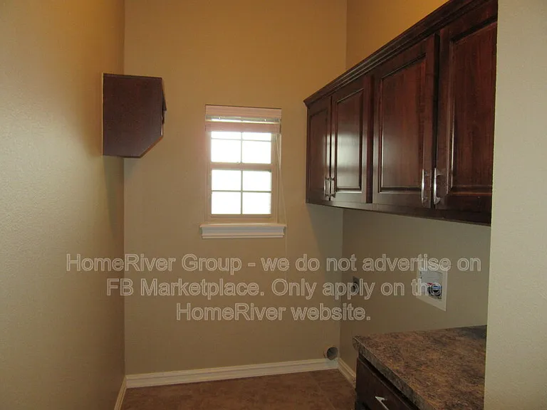 1012 W Fargo Ln — Photo 10