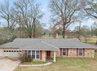 1233 Ashbourne Dr, Baton Rouge, LA 70815