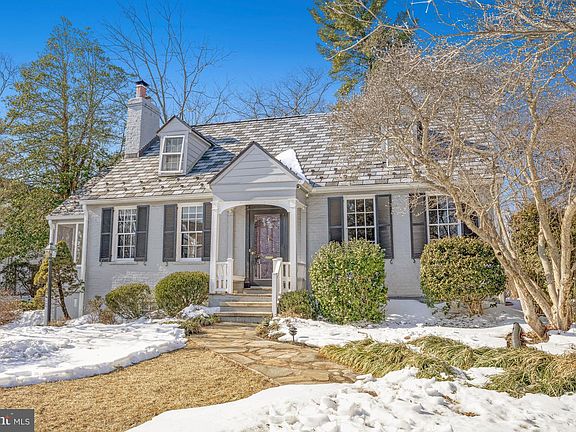 4th image of 3916 Military Rd