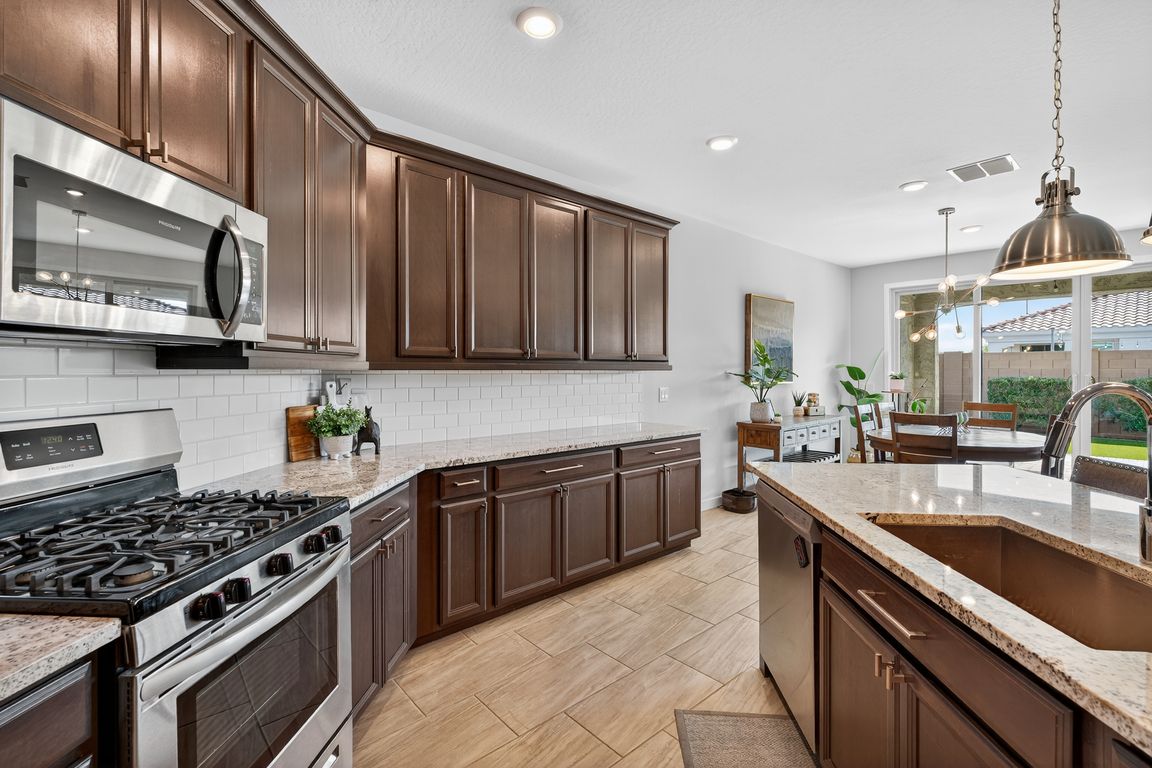 next background image