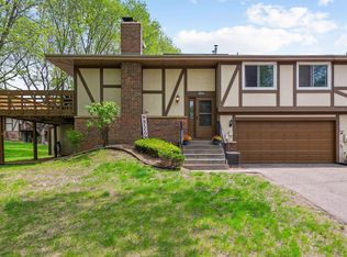 6826 Macbeth Cir, Woodbury, MN 55125