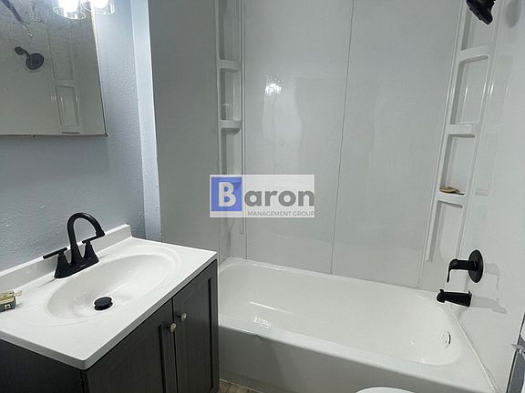 2nd image of 2417 Linden Ave #1