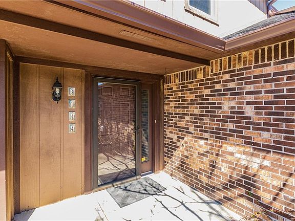 3rd image of 3144 Sandpiper South Dr