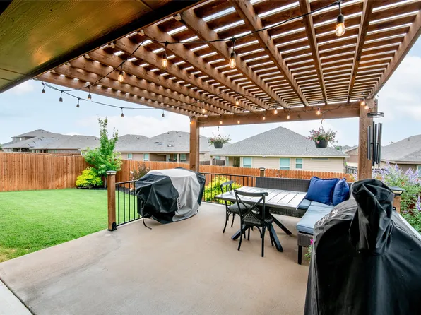 9332 Castorian Dr, Fort Worth, TX 76131