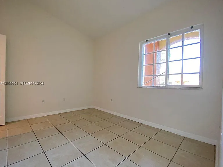 930 NE 34th Ave #202 — Photo 30