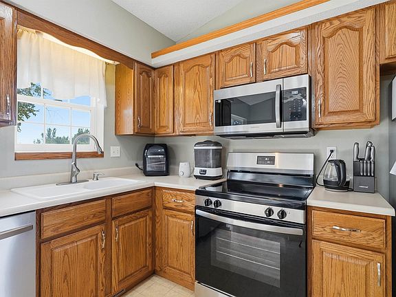 5th image of 4041 Jill Dr