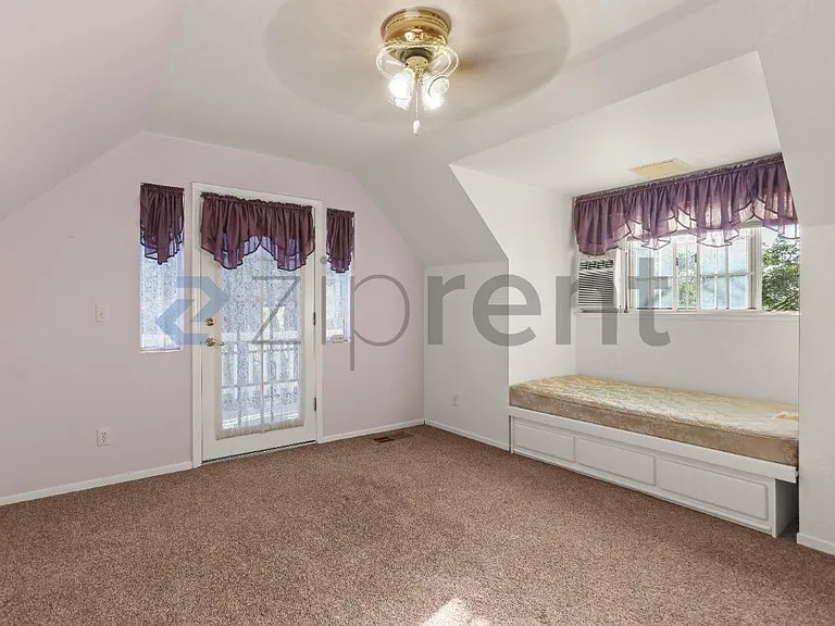 Upstairs Bedroom #2