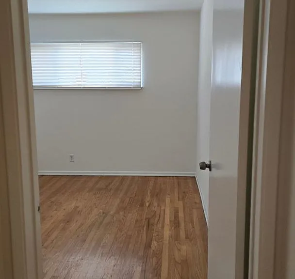 4743 Beverly Blvd — Photo 12