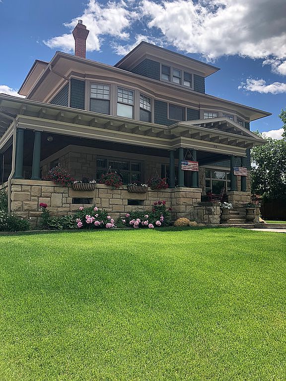 713 W Main St, Lewistown, MT 59457 Zillow