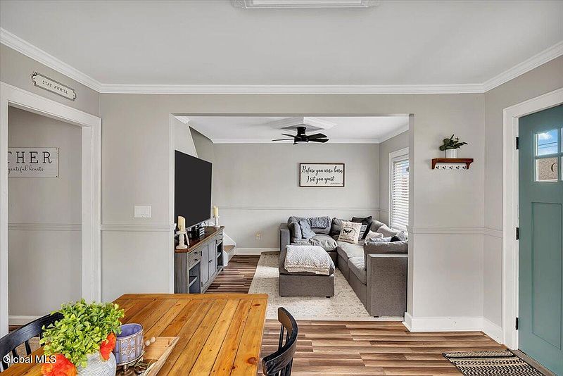 5th image of 2820 Wellington Avenue