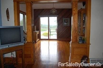Living and Dining Rooms
						:
						Beautiful hardwood floors and wood molding