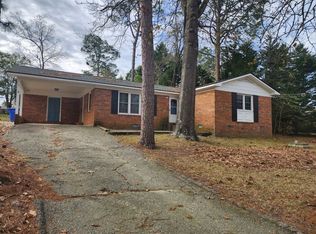 7547 Decatur Dr, Fayetteville, NC 28303