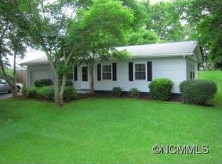 6 King Arthur Pl, Asheville, NC 28806