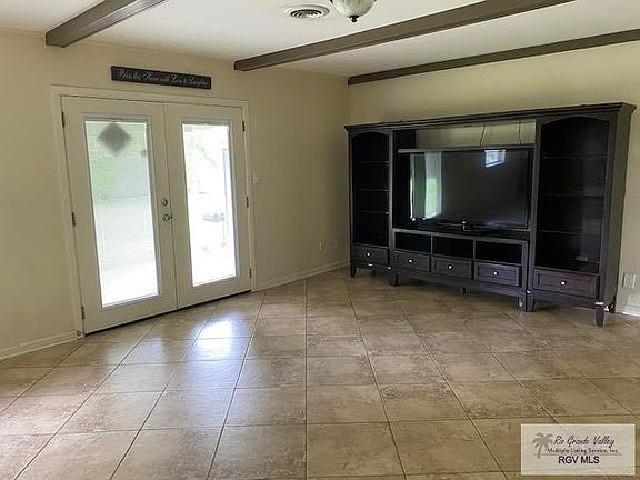 3rd image of 3 Meadow Ln