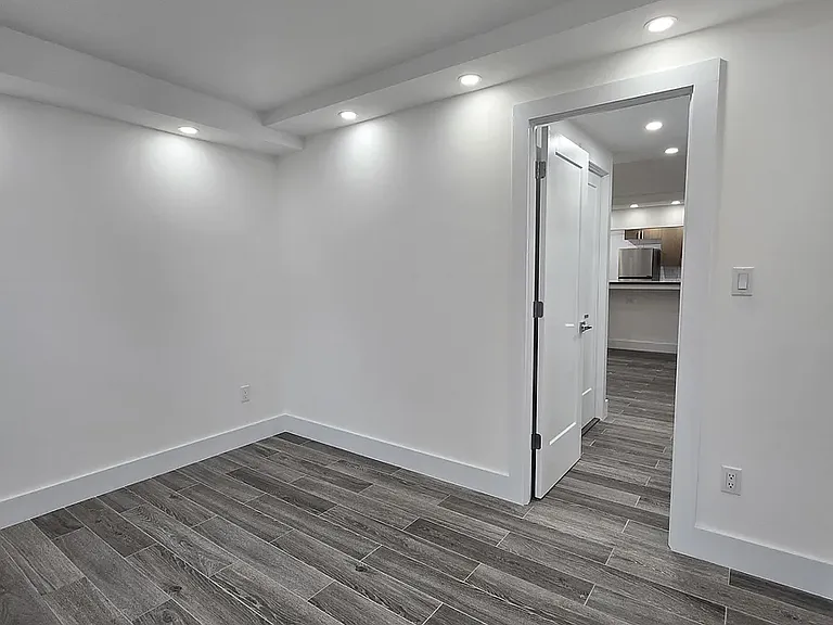 216 E 29th St #5E — Photo 9