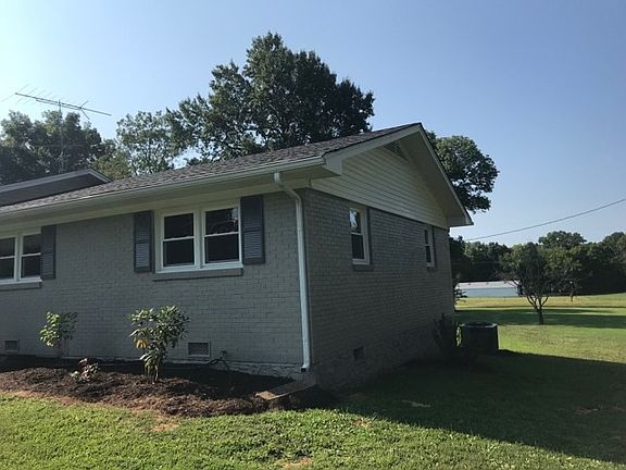 3rd image of 162 Hickory Ln