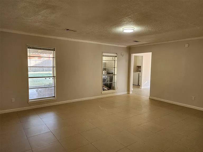 8531 Hiawatha Dr — Photo 4