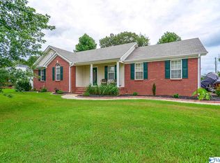225 Tanner Point Dr, New Market, AL 35761