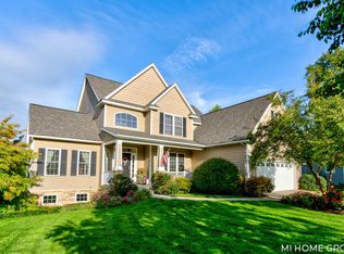 14721 Mayberry Dr, West Olive, MI 49460