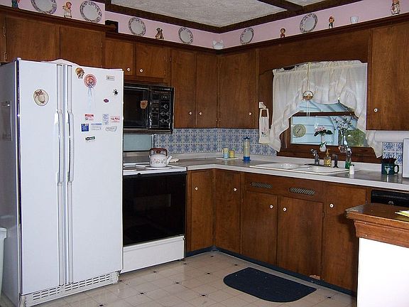 Large working kitchen