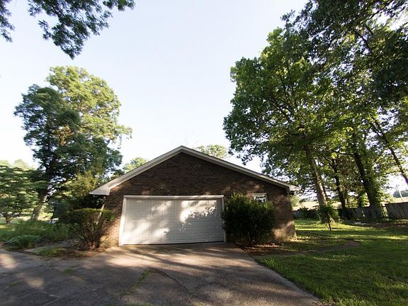 3rd image of 95 Mason Cir