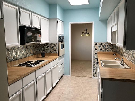 Galley Kitchen, with breakfast nook & pantry