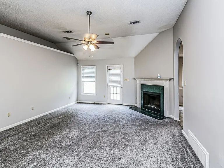 8730 Raspberry Ln — Photo 4