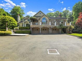 9 Hillcrest Park Rd, Old Greenwich, CT 06870