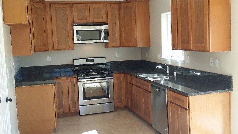 2nd image of 2777 Oakmont St