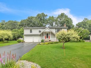 32 Sunbriar Dr, Westfield, MA 01085