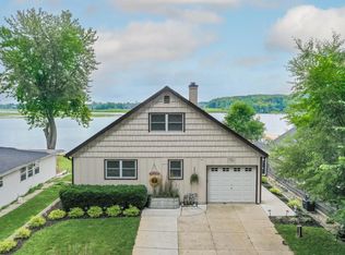 W300S10370 Lakeside Dr, Mukwonago, WI
