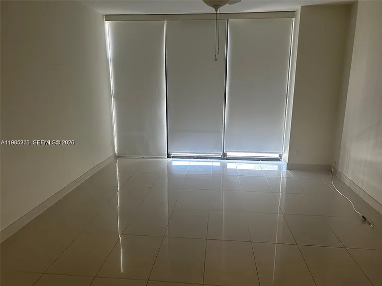 400 Leslie Dr #308 — Photo 14