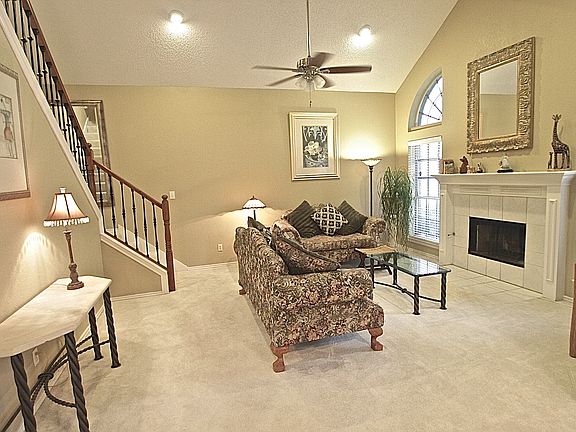 4th image of 2241 Meadowstone Dr