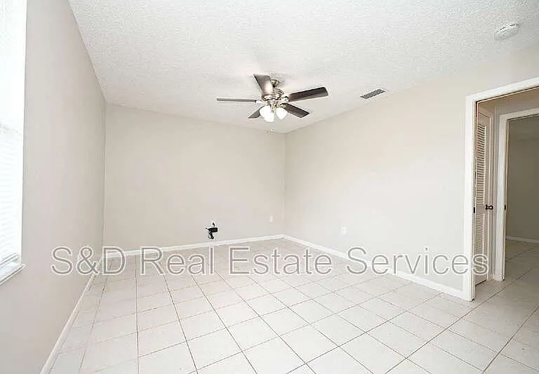 907 Swann Dr — Photo 32