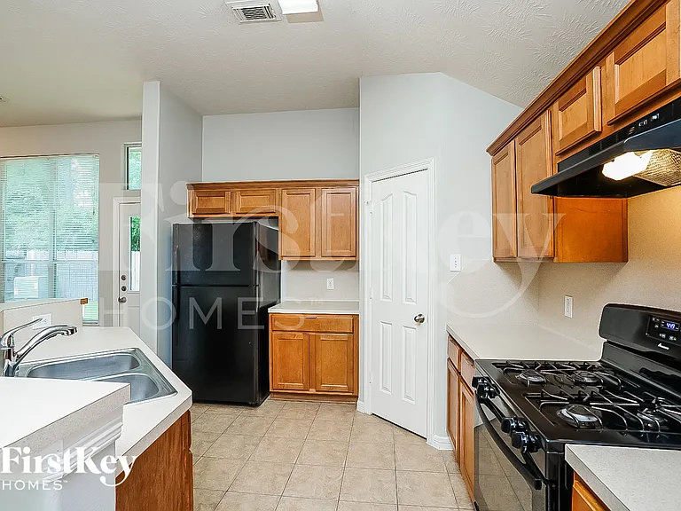 4531 Bridgevillage Dr — Photo 6