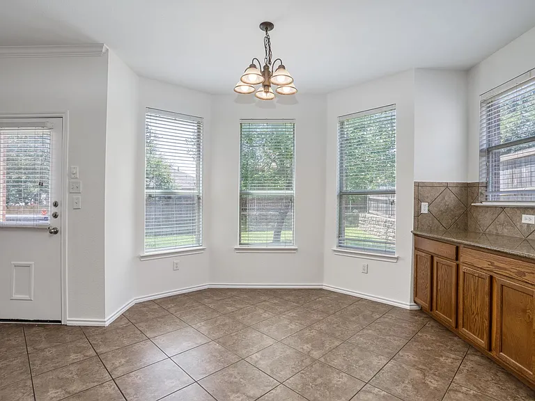 9909 Delamere Dr — Photo 14