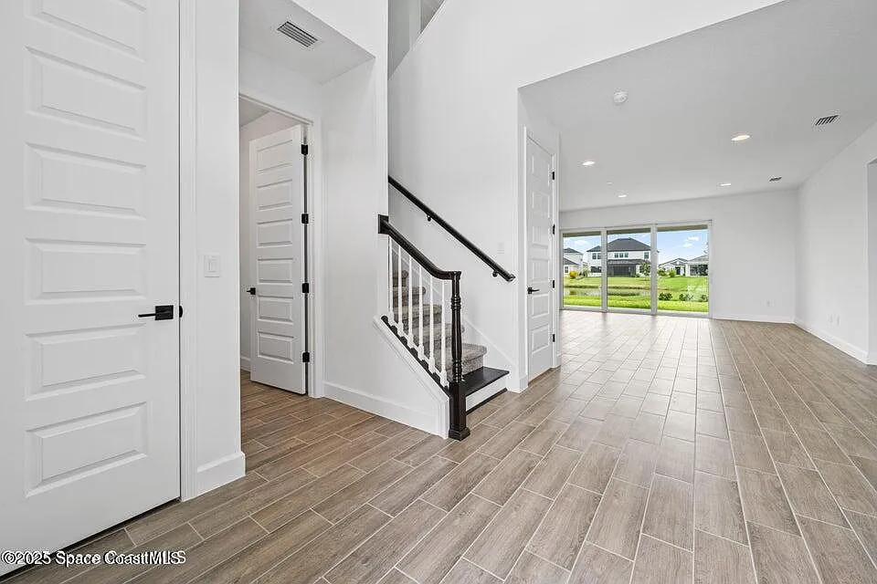 4 bed, 3.5 bath, 3243 sqft, $4,500 — Photo 4