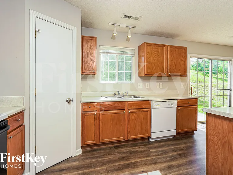 2645 Ninfield Dr — Photo 9