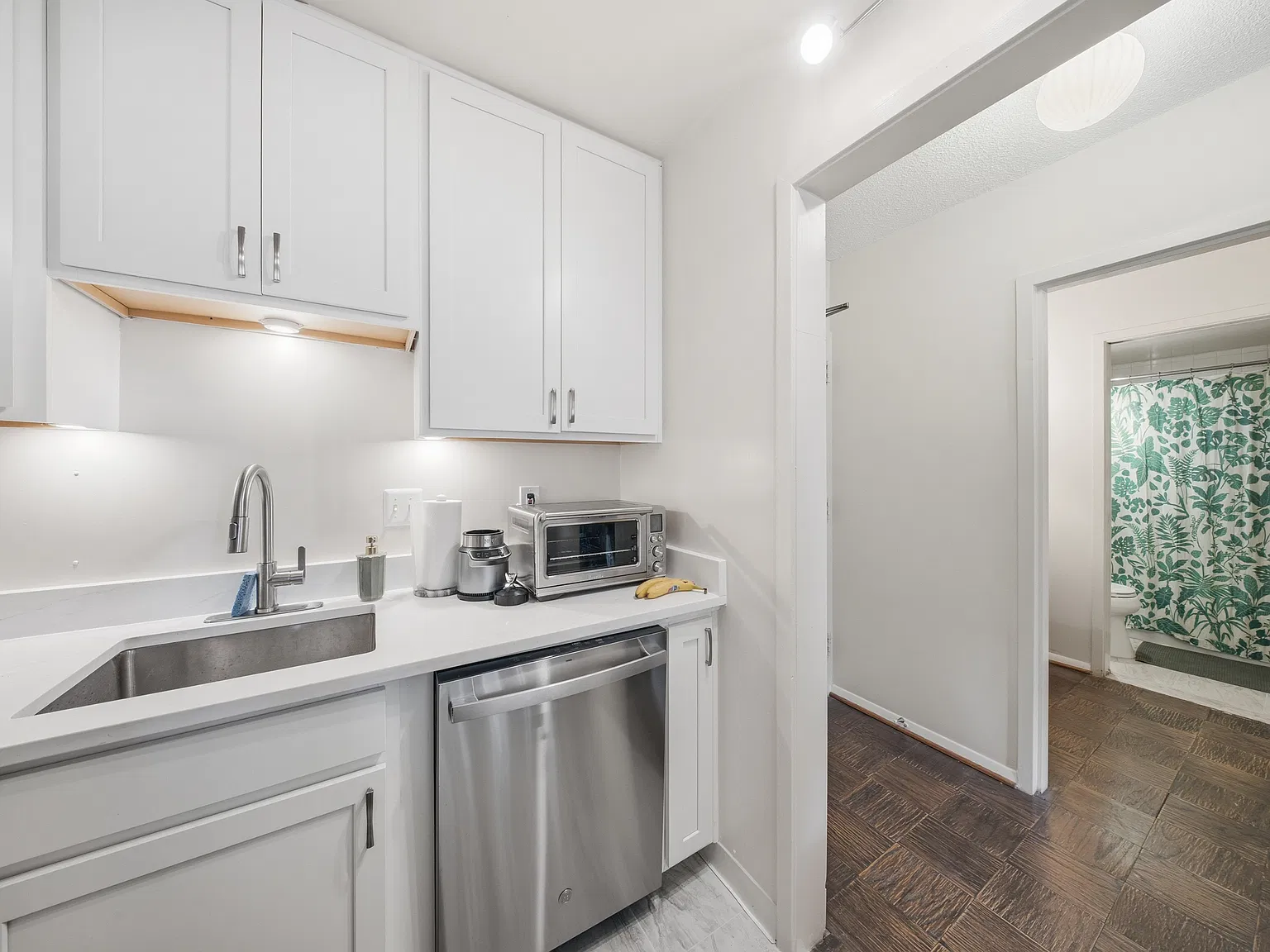 1 bed, 658 sqft, $1,950 — Photo 3
