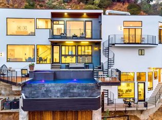 8425 Hillside Ave, Los Angeles, CA 90069